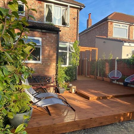 Luxury 5* Home With Secret Garden And Free Parking Liverpool Exterior photo